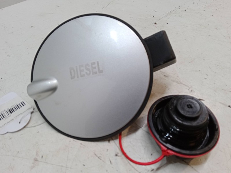 Recambio de tapa exterior combustible para opel corsa d (s07) 1.3 cdti (l08, l68) referencia OEM IAM   