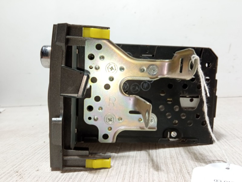 Recambio de radio cd para toyota auris (_e15_) 2.0 d-4d (ade150_) referencia OEM IAM 86120-02520  