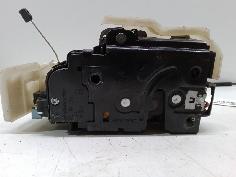 Recambio de cerradura puerta trasera derecha para volkswagen golf v variant (1k5) 2.0 tdi 16v referencia OEM IAM   