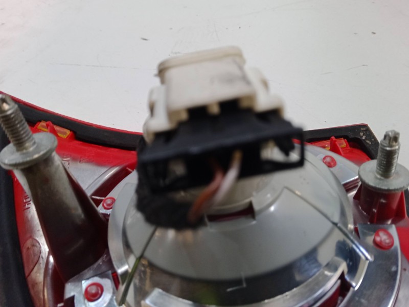 Recambio de piloto trasero porton izquierdo para volkswagen golf v (1k1) 1.6 referencia OEM IAM   