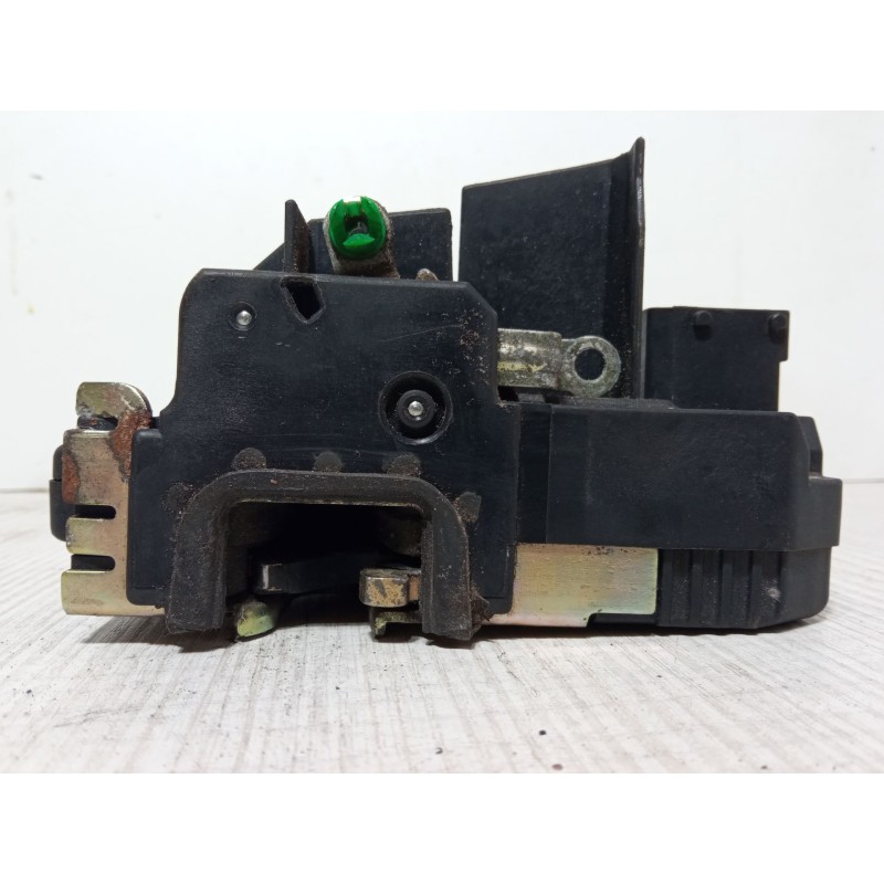 Recambio de cerradura puerta delantera derecha para opel vectra b hatchback (j96) 1.6 i 16v (f68) referencia OEM IAM 90507060  