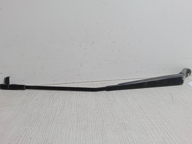 Recambio de brazo limpia delantero izquierdo para peugeot 407 (6d_) 2.0 hdi 135 (6drhrh, 6drhre, 6drhrg, 6drhrj) referencia OEM 