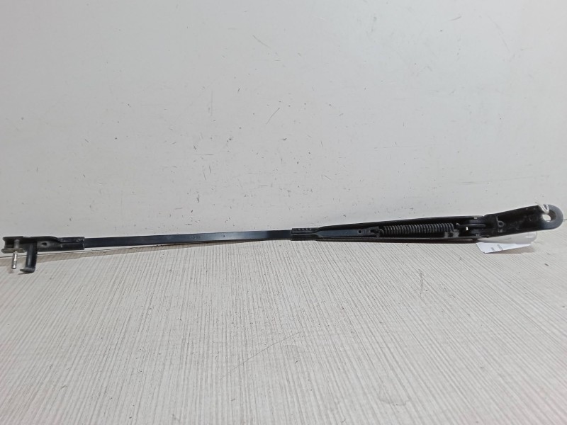 Recambio de brazo limpia delantero izquierdo para peugeot 407 (6d_) 2.0 hdi 135 (6drhrh, 6drhre, 6drhrg, 6drhrj) referencia OEM 