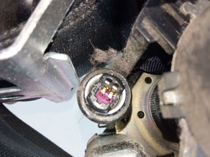 Recambio de cinturon con pretensor delantero izquierdo para hyundai i10 i (pa) 1.1 referencia OEM IAM 098X090LH 615260300A 