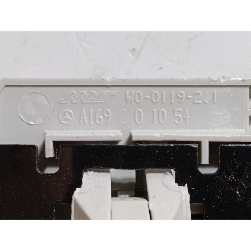 Recambio de asidero tra izquierdo para mercedes-benz clase b sports tourer (w245) b 160 (245.231) referencia OEM IAM A1698100954