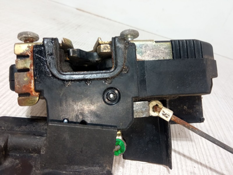 Recambio de cerradura puerta delantera izquierda para opel vectra b hatchback (j96) 1.6 i 16v (f68) referencia OEM IAM 90585021 