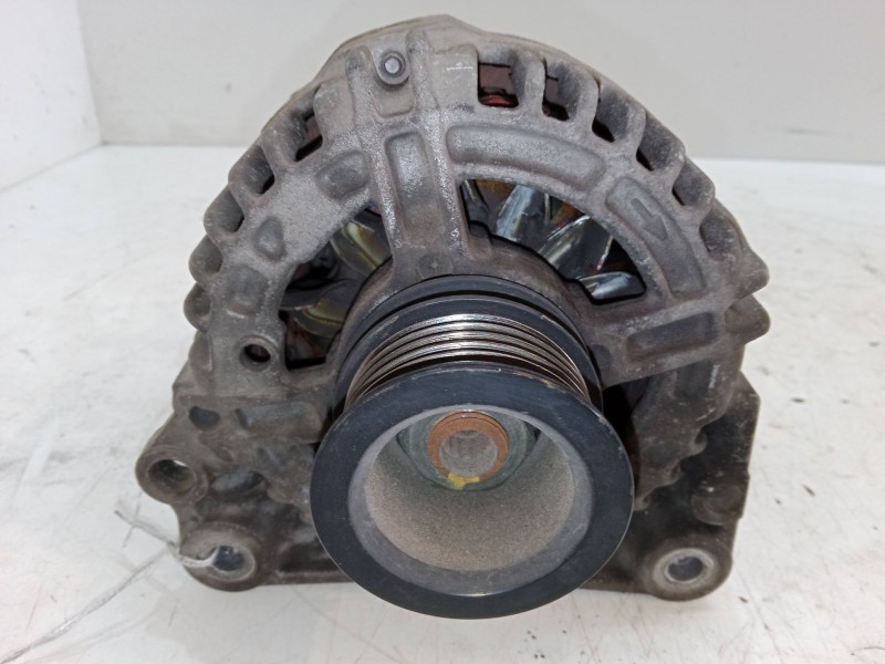 Recambio de alternador para volkswagen polo (9n_, 9a_) 1.4 16v referencia OEM IAM 037903025M  0124325013