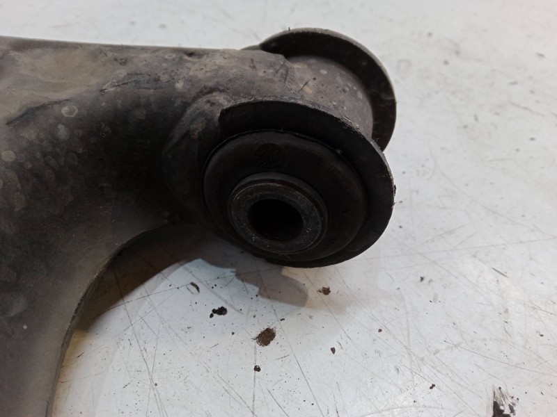 Recambio de brazo suspension inferior delantero derecho para skoda rapid (nh3, nk3, nk6) 1.6 tdi referencia OEM IAM   