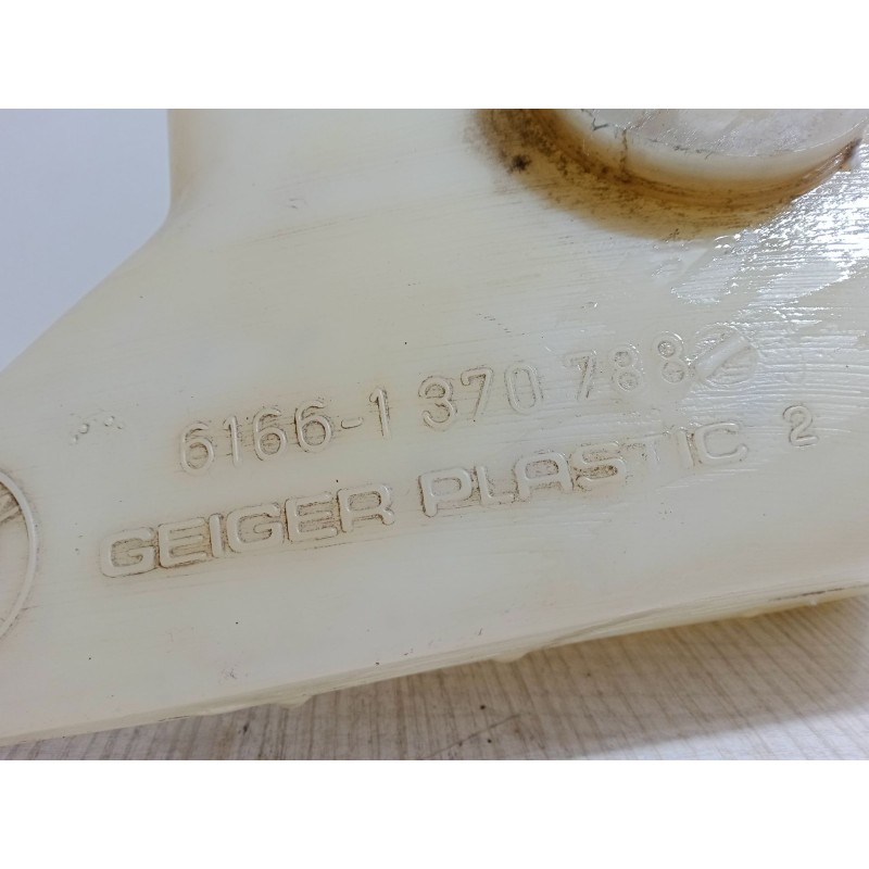 Recambio de botella liquido limpiaparabrisas para bmw 3 (e30) 320 i referencia OEM IAM 6166-1370788   Recambio de botella liquido limpiaparabrisas para bmw 3 (e30) 320 i referencia OEM IAM 6166-1370788