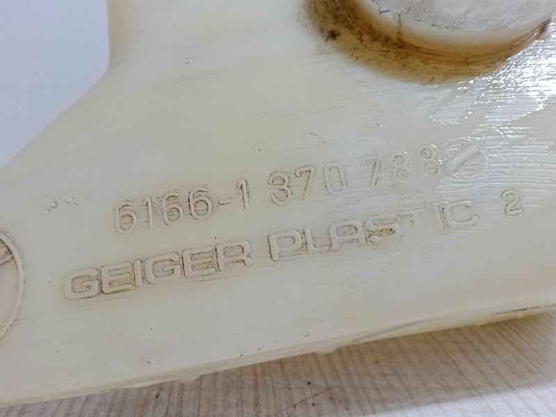 Recambio de botella liquido limpiaparabrisas para bmw 3 (e30) 320 i referencia OEM IAM 6166-1370788   Recambio de botella liquido limpiaparabrisas para bmw 3 (e30) 320 i referencia OEM IAM 6166-1370788