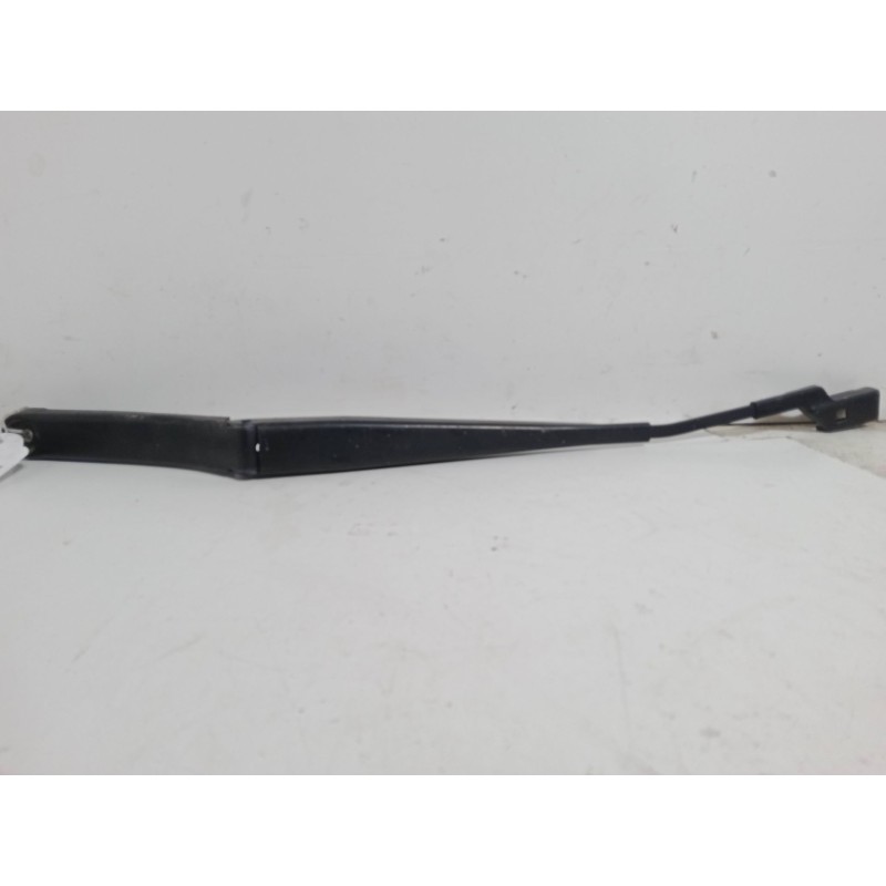 Recambio de brazo limpia delantero izquierdo para volkswagen passat b6 (3c2) 2.0 tdi 16v referencia OEM IAM   