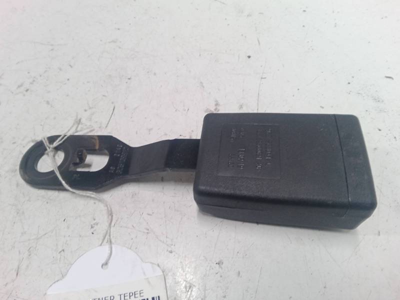 ANCLAJE CINTURON DELANTERO DERECHO 