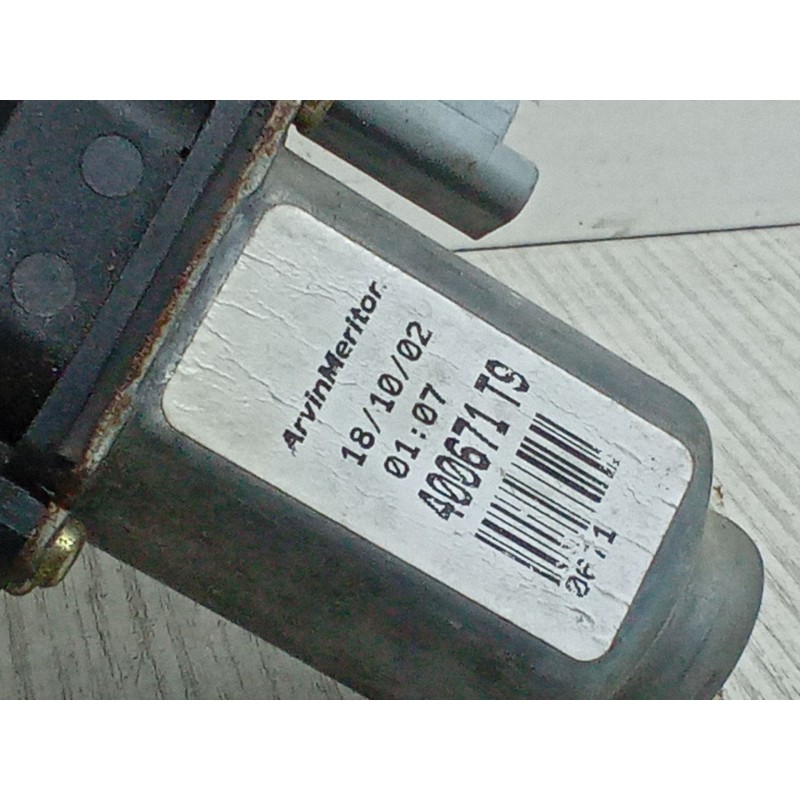 Recambio de elevalunas electrico delantero izquierdo para citroën saxo (s0, s1) 1.1 x, sx referencia OEM IAM 400671T9  