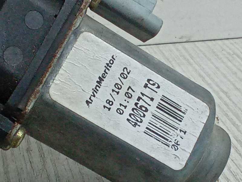 Recambio de elevalunas electrico delantero izquierdo para citroën saxo (s0, s1) 1.1 x, sx referencia OEM IAM 400671T9  