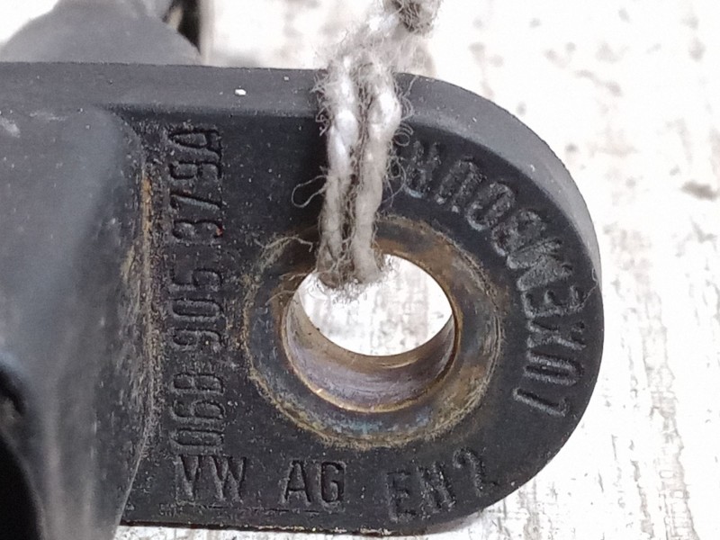 Recambio de caudalimetro para volkswagen passat b5.5 (3b3) 2.0 referencia OEM IAM 06B905379A  