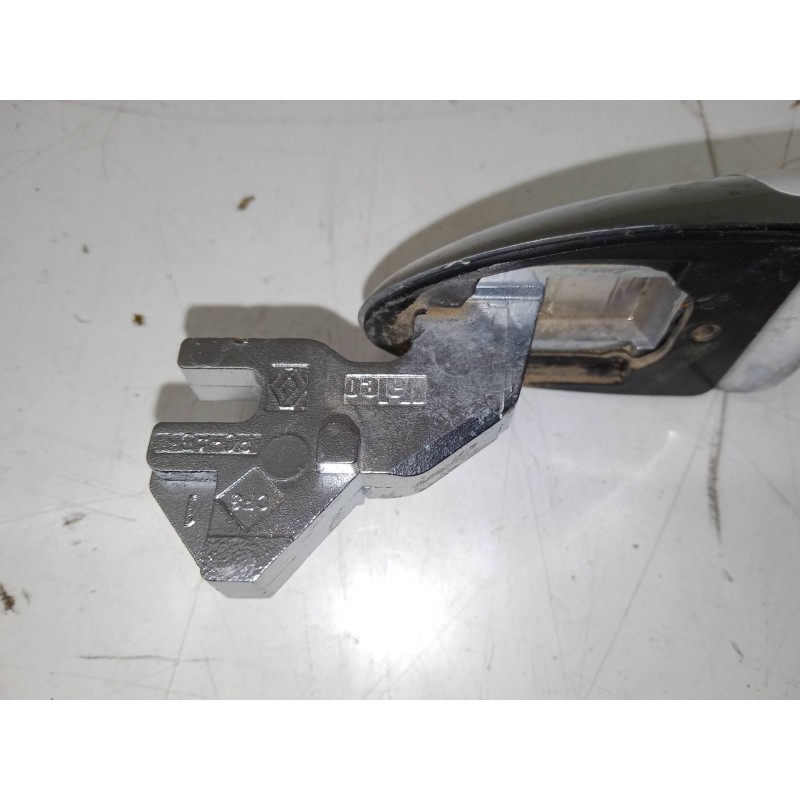 Recambio de maneta exterior puerta delantera derecha para renault megane ii coupé-cabriolet (em0/1_) 1.9 dci referencia OEM IAM 