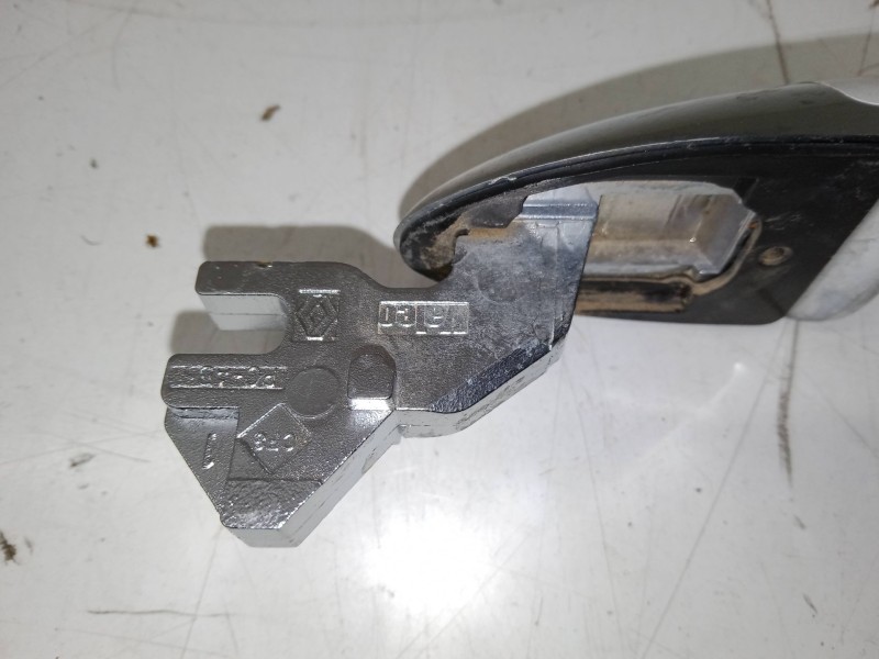 Recambio de maneta exterior puerta delantera derecha para renault megane ii coupé-cabriolet (em0/1_) 1.9 dci referencia OEM IAM 