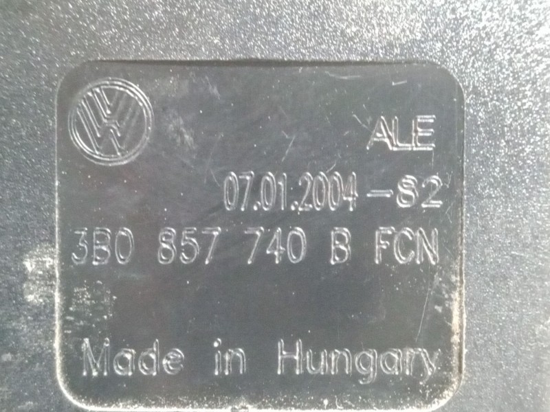 Recambio de anclaje cinturon trasero derecho para volkswagen passat b5.5 (3b3) 2.0 referencia OEM IAM    Recambio de anclaje cinturon trasero derecho para volkswagen passat b5.5 (3b3) 2.0 referencia OEM IAM