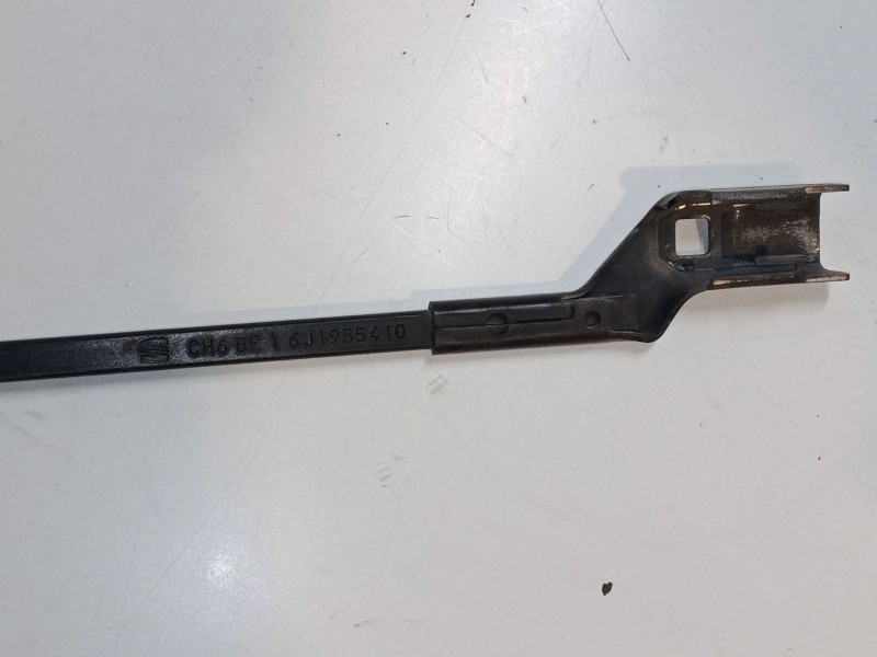 Recambio de brazo limpia delantero derecho para seat ibiza iv sc (6j1, 6p5) 1.6 tdi referencia OEM IAM   