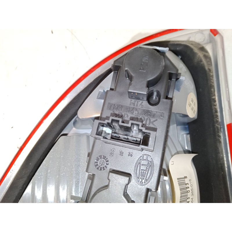 Recambio de piloto trasero porton izquierdo para ford galaxy i (wgr) 2.0 i referencia OEM IAM   