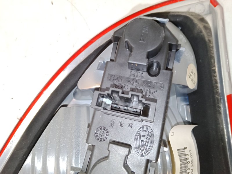 Recambio de piloto trasero porton izquierdo para ford galaxy i (wgr) 2.0 i referencia OEM IAM   