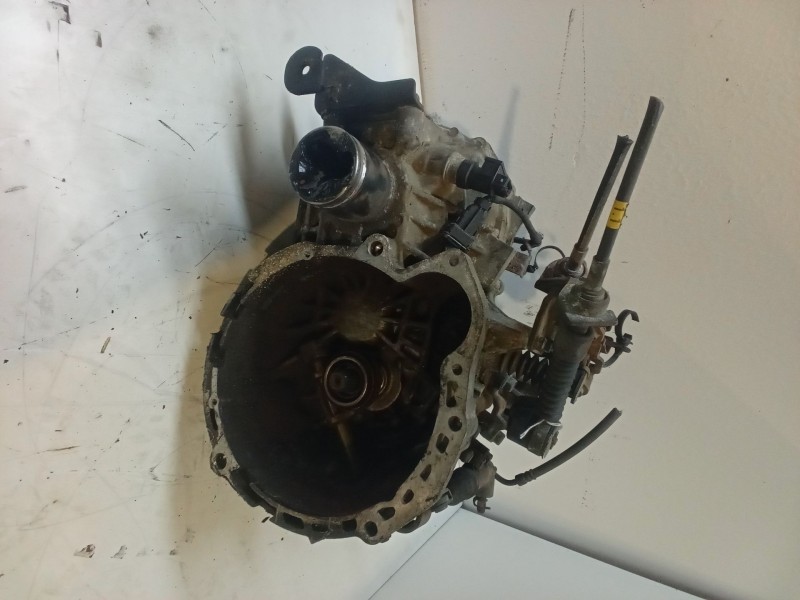 Recambio de caja de cambios manual 5 velocidades para hyundai getz (tb) 1.1 referencia OEM IAM H61773  