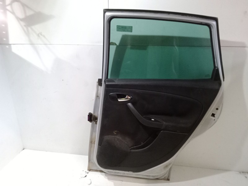 Recambio de puerta trasera derecha para seat altea (5p1) 2.0 tdi 16v referencia OEM IAM completa  