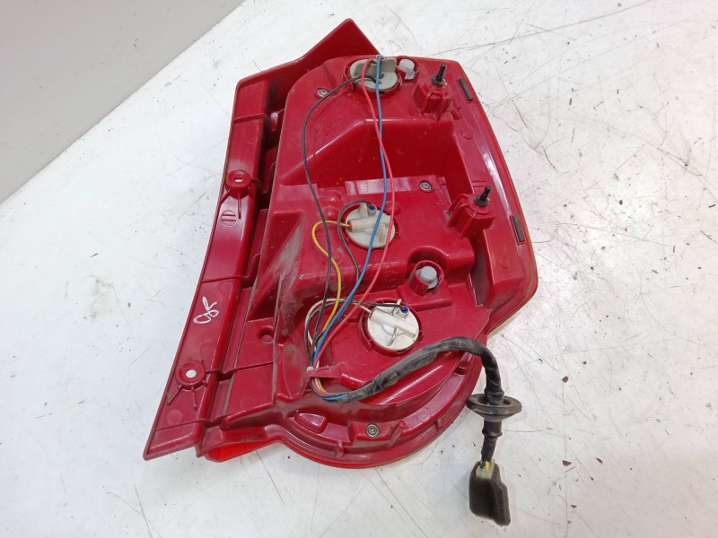 Recambio de piloto trasero izquierdo para chevrolet aveo / kalos sedán (t250, t255) 1.2 referencia OEM IAM   