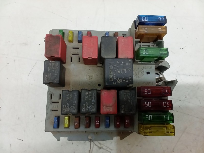 Recambio de caja reles / fusibles para fiat stilo (192_) 1.9 jtd referencia OEM IAM A22311909  