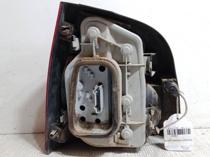 Recambio de piloto trasero derecho para volkswagen polo (9n_, 9a_) 1.4 fsi referencia OEM IAM   