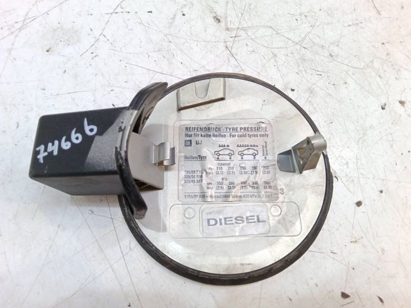 Recambio de tapa exterior combustible para opel astra h gtc (a04) 1.7 cdti (l08) referencia OEM IAM   