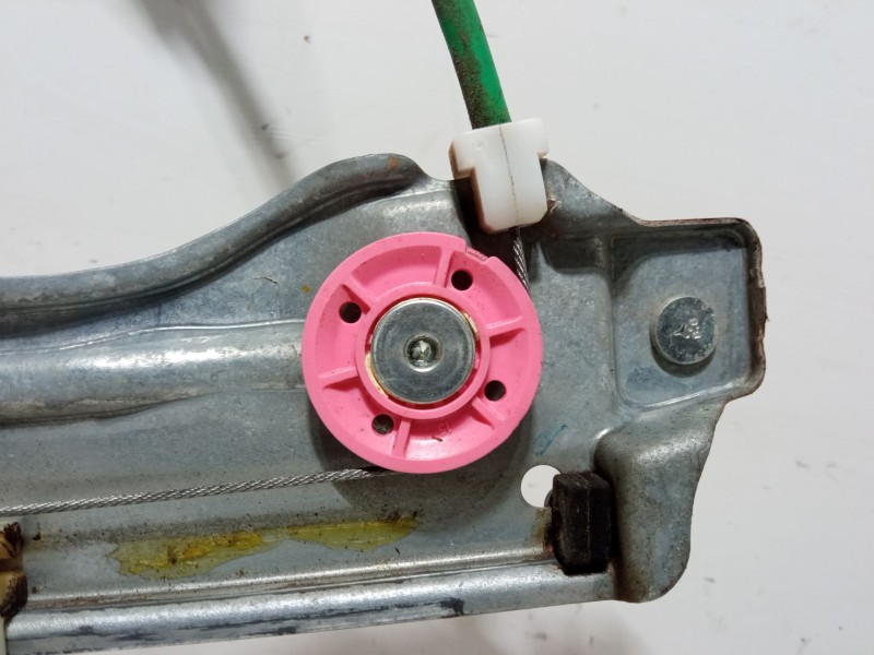 Recambio de elevalunas trasero derecho para peugeot 208 i (ca_, cc_) 1.2 vti 82 referencia OEM IAM 9673153880  