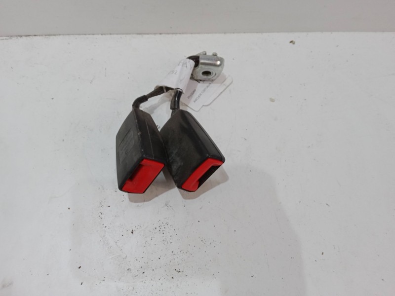 Recambio de anclaje cinturon delantero izquierdo para volkswagen polo (9n_, 9a_) 1.4 16v referencia OEM IAM   
