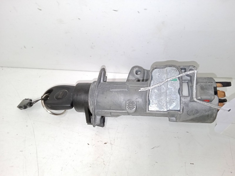 Recambio de clausor para seat leon (1m1) 1.6 16 v referencia OEM IAM   