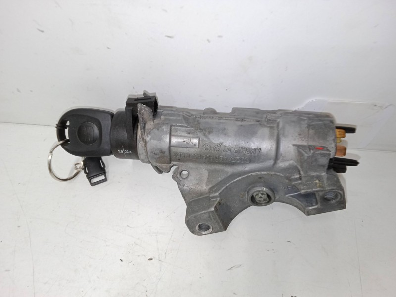Recambio de clausor para seat leon (1m1) 1.6 16 v referencia OEM IAM   