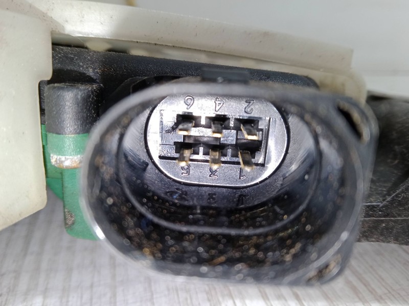 Recambio de cerradura puerta trasera derecha para volkswagen passat b5.5 (3b3) 2.0 referencia OEM IAM    Recambio de cerradura puerta trasera derecha para volkswagen passat b5.5 (3b3) 2.0 referencia OEM IAM