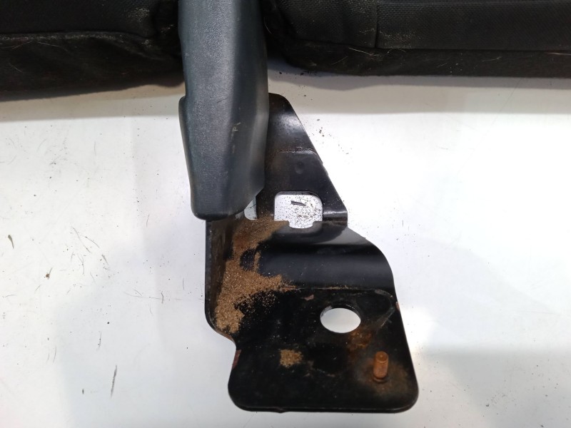 Recambio de asientos trasero derecho para renault clio iv (bh_) 1.5 dci 90 referencia OEM IAM 880005566R  