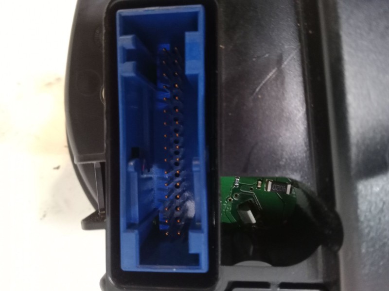 Recambio de cuadro instrumentos para volkswagen passat b5.5 (3b3) 1.9 tdi 4motion referencia OEM IAM 3B0920829A  