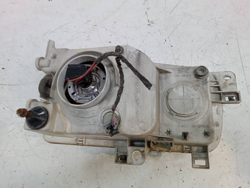 Recambio de faro izquierdo para nissan vanette cargo furgoneta (hc 23) 2.3 d referencia OEM IAM   