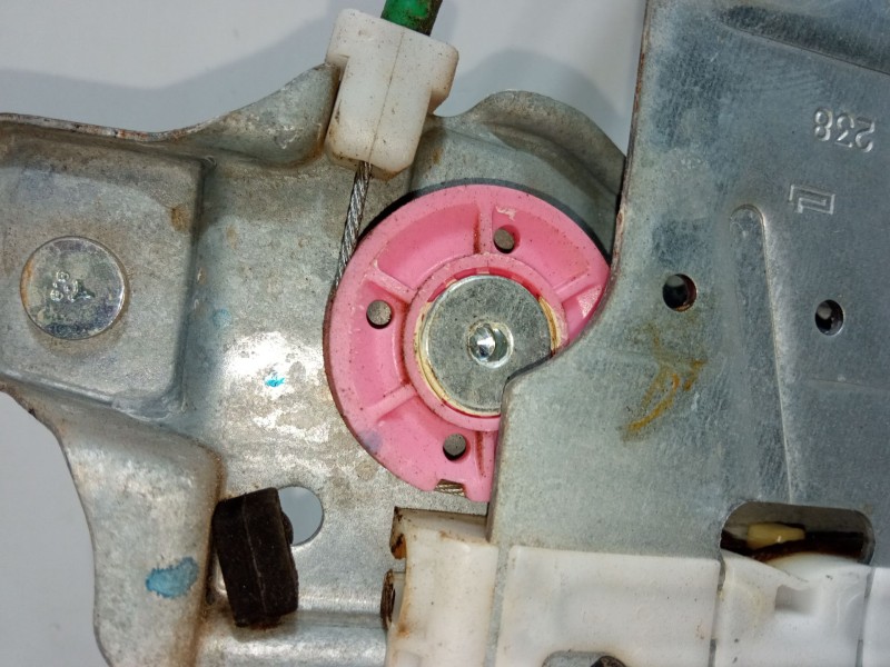 Recambio de elevalunas trasero izquierdo para peugeot 208 i (ca_, cc_) 1.2 vti 82 referencia OEM IAM 9673153980  