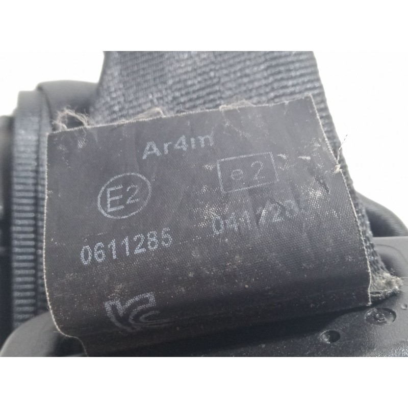 Recambio de cinturon seguridad trasero central para renault clio iv (bh_) 1.5 dci 90 referencia OEM IAM E2611285.e20411285  
