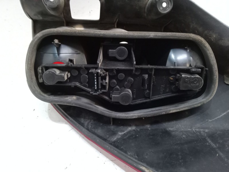 Recambio de piloto trasero izquierdo para renault laguna ii grandtour (kg0/1_) 2.2 dci (kg0f) referencia OEM IAM   
