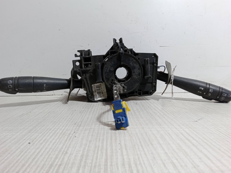 Recambio de mando luces para dacia sandero 1.2 16v referencia OEM IAM 8200792584S  