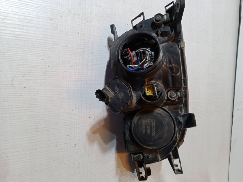 Recambio de faro izquierdo para toyota avensis (_t22_) 1.6 (at220_) referencia OEM IAM   