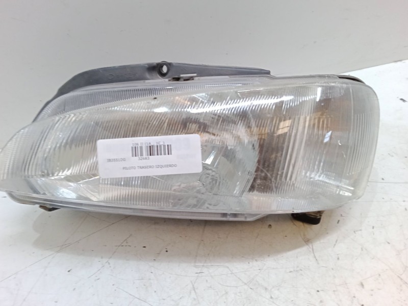 Recambio de piloto trasero izquierdo para peugeot 106 ii (1a_, 1c_) 1.4 i referencia OEM IAM   