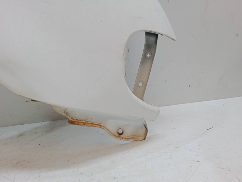 Recambio de aleta delantera derecha para nissan vanette cargo furgoneta (hc 23) 2.3 d referencia OEM IAM    Recambio de aleta delantera derecha para nissan vanette cargo furgoneta (hc 23) 2.3 d referencia OEM IAM