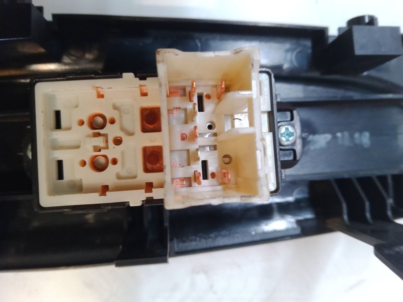 Recambio de mando elevalunas delantero derecho para hyundai h-1 travel (tq) 2.5 crdi referencia OEM IAM   