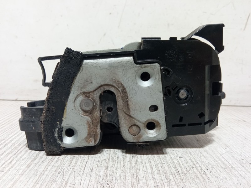 Recambio de cerradura puerta trasera derecha para renault clio iv (bh_) 1.2 16v referencia OEM IAM 825000767R  