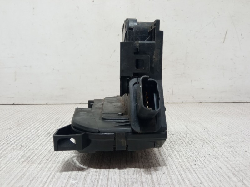 Recambio de cerradura puerta trasera derecha para renault clio iv (bh_) 1.2 16v referencia OEM IAM 825000767R  