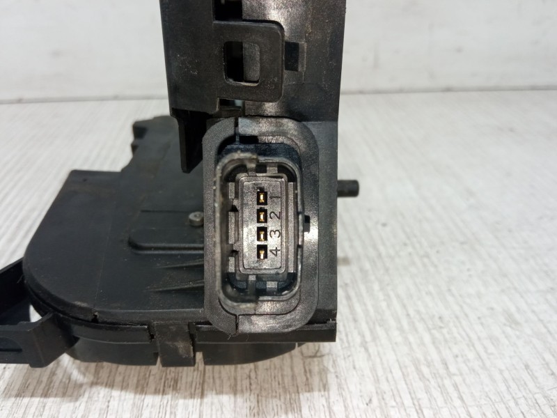 Recambio de cerradura puerta trasera derecha para renault clio iv (bh_) 1.2 16v referencia OEM IAM 825000767R  